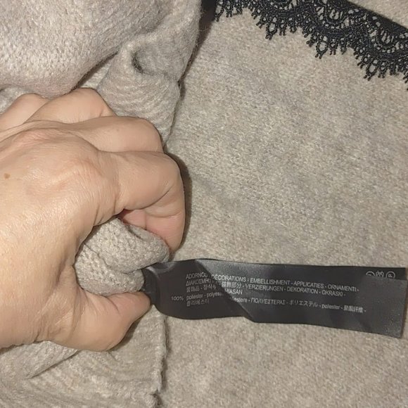 NWT Zara Beige Oversized Contrasting Lace Sleeve/Shoulder Details Sweater. S - Picture 8 of 9